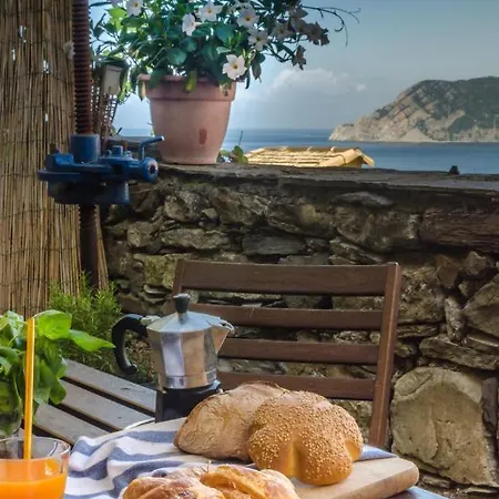 La Casetta Rossa Corniglia