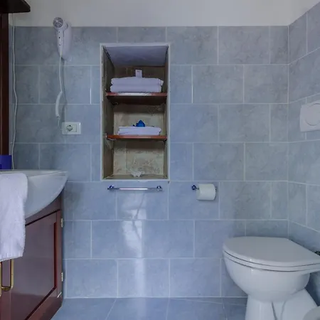 La Casetta Rossa Apartment *