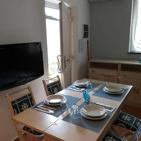 La Casetta Rossa Apartment *