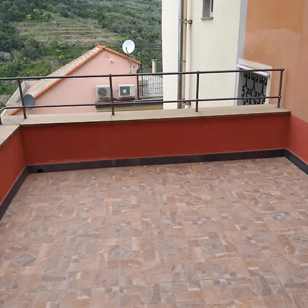La Casetta Rossa Apartment *